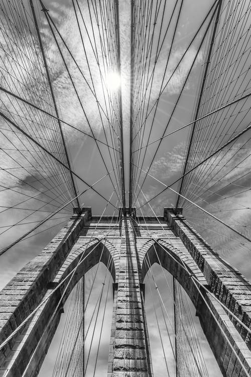 NEW YORK CITY Brooklyn Bridge im Detail | Monochrom von Melanie Viola