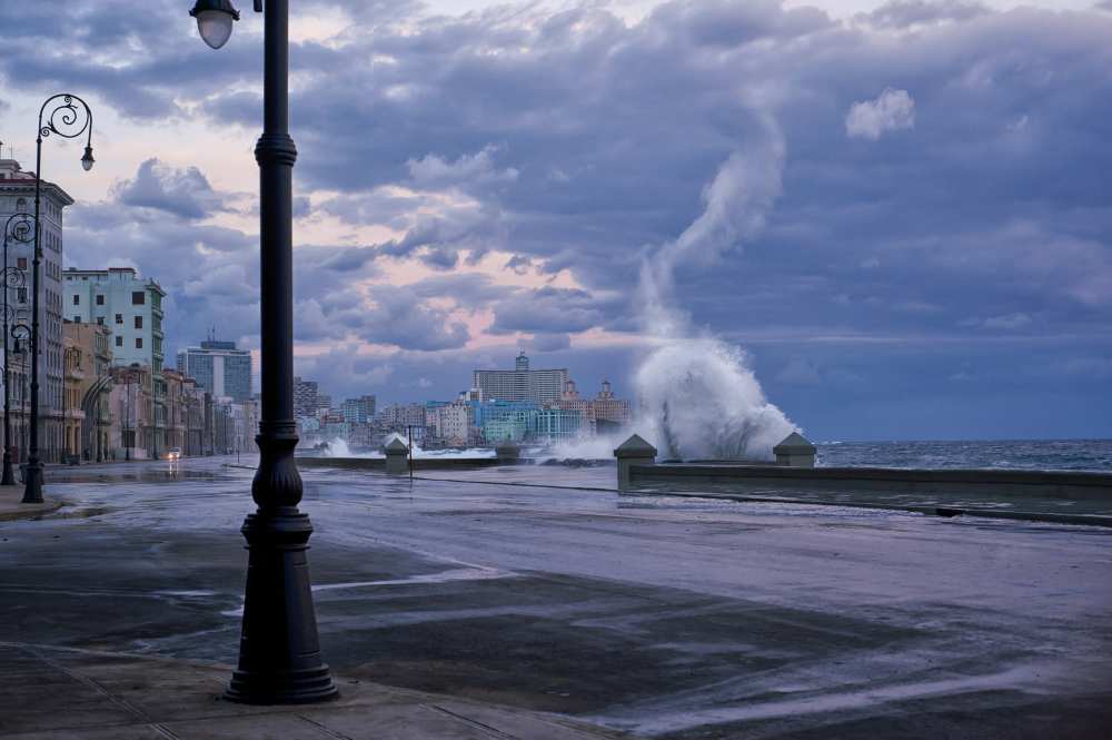 Stormy Malecon von Mike Kreiten