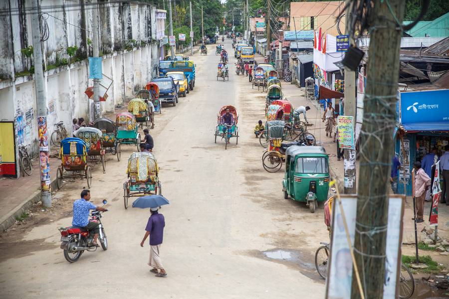 Street in Bangladesch, Asien von Miro May