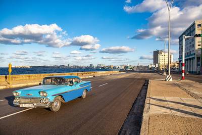 Oldtimer auf dem Malecon in Havana, Cuba 2020