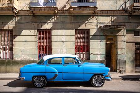 Oldtimer in light and shadow, Havana, Cuba. Havanna, Kuba 2020