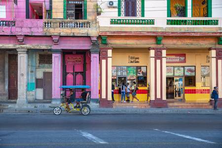 Rickshaw in Havana, Cuba.Street in Havanna, Kuba. 2020