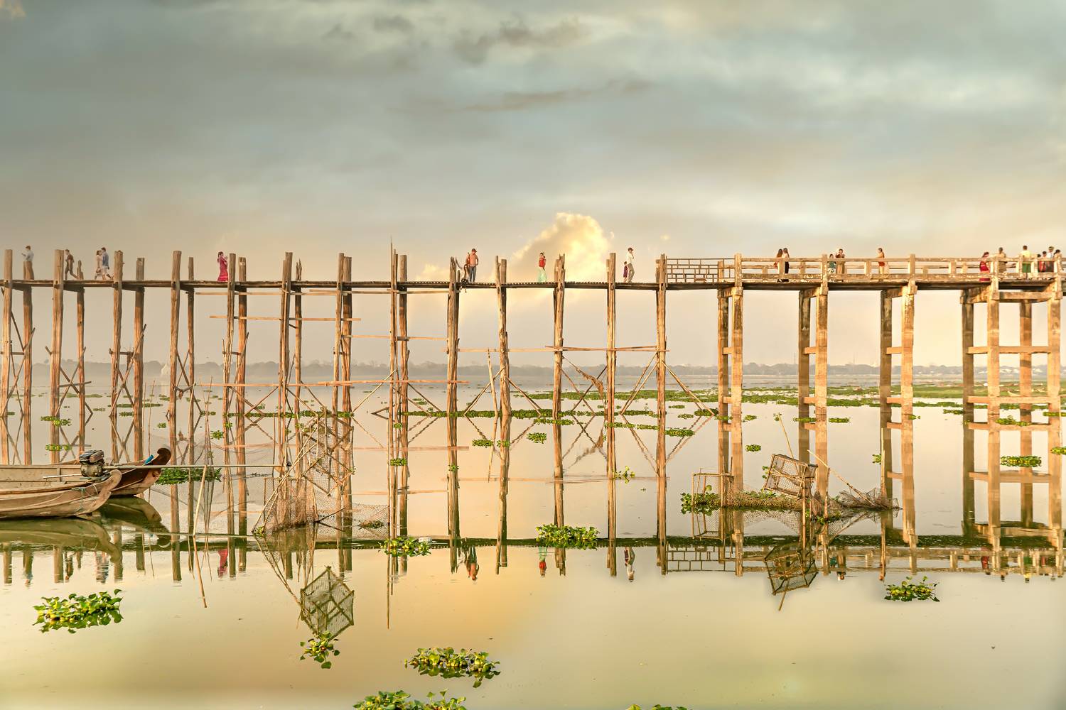 U Bein Bridge in Mandalay von Miro May