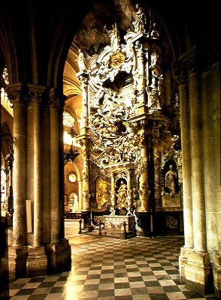 View of the altar and the 'Transparente' von Narciso Tome