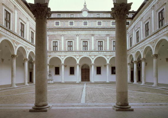 View of the Cortile d'Onore (Courtyard of Honor) designed by Luciano Laurana (c.1420-1502) c.1470-75 von 