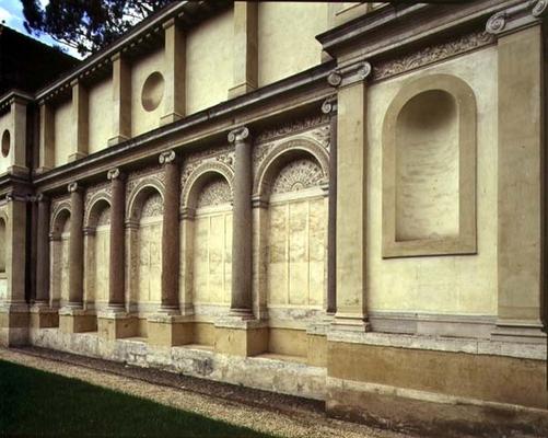 The first courtyard, detail of wall arcading, designed by Giorgio Vasari (1511-74) Giacomo Vignola ( von 