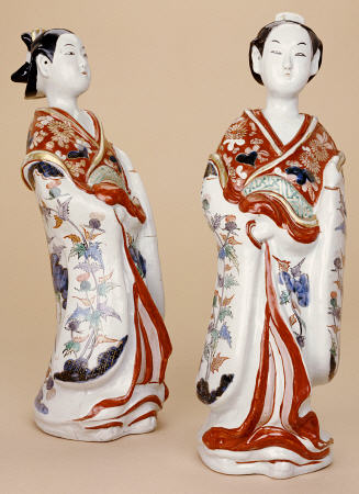 A Pair Of Large Imari Bijin, Vividly Decorated In Iron-Red, Green, Aubergine, Blue, And Black Enamel von 