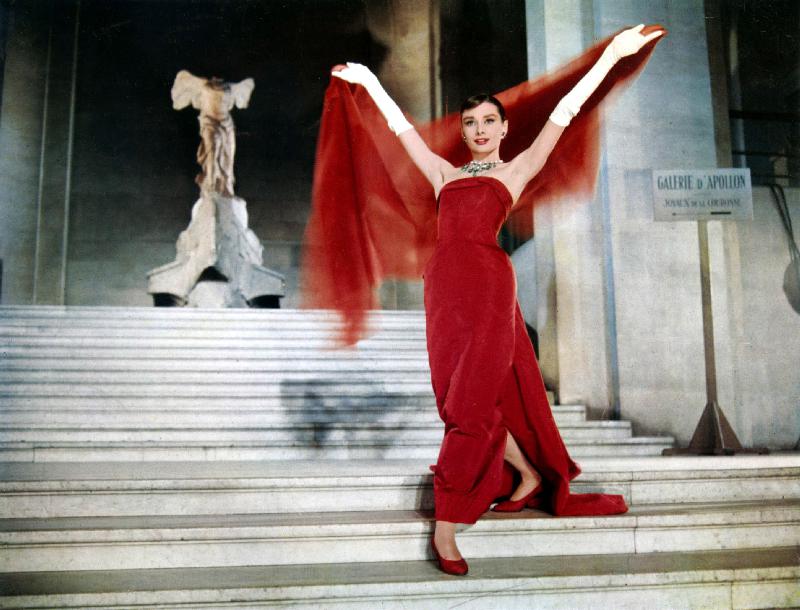 Audrey Hepburn on the Steps of the Louvre, in the film 'Funny Face' von 