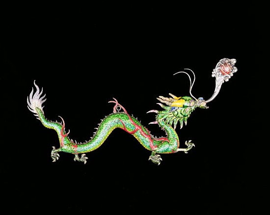 Dragon chasing a flaming pearl, decorative detail from the base of a Chinese export silver jardinier von 