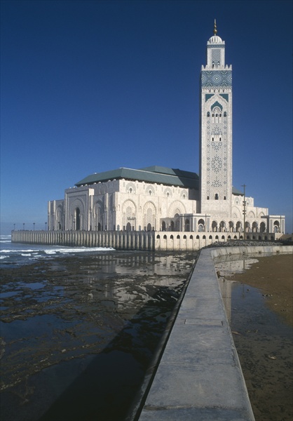 Hassan II Mosque, built 1986-93 (photo)  von 