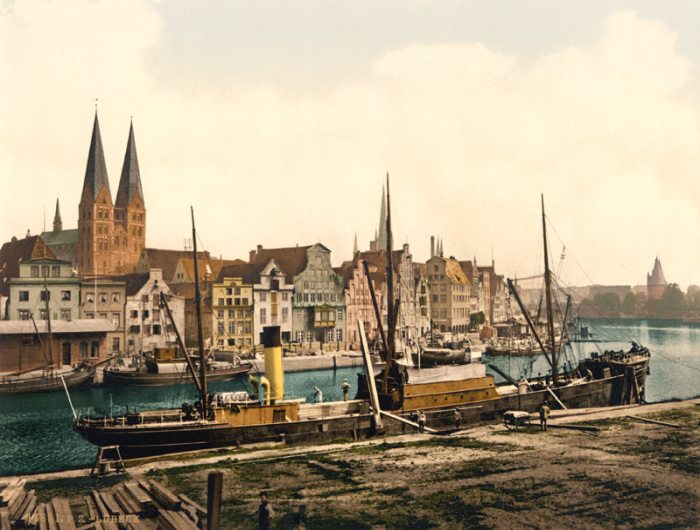 Lübeck, Trave und Altstadt von 