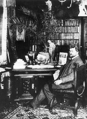 L.Ganghofer am Schreibtisch/ Haeckel