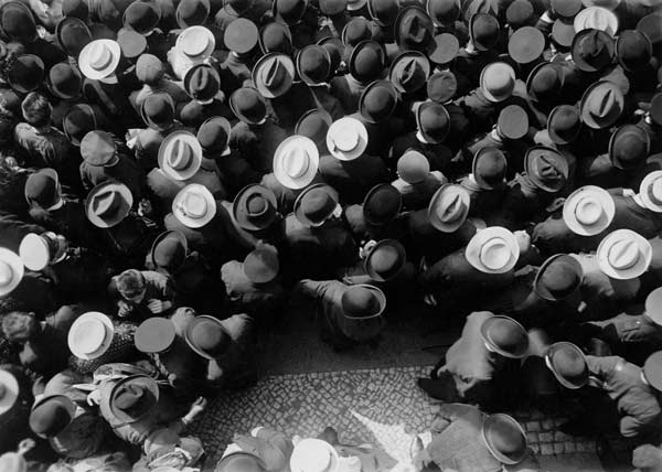 Menschenmenge aus Vogelschau/1910 von 