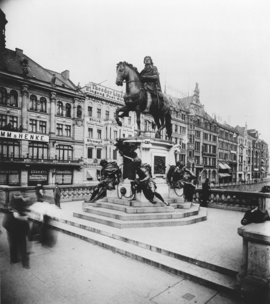 Reiterdenkmal Gr.Kurfürst/Foto Levy von 