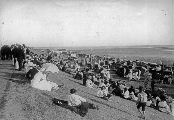 Strandleben in Buesum/Nordsee von 