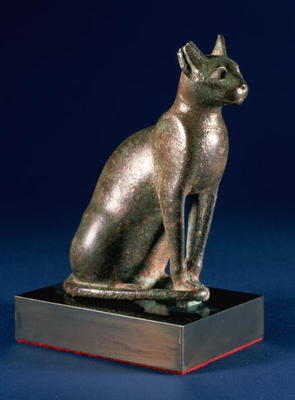 Seated cat with pierced ears and incised whiskers, Egyptian, Saite, Late Period, 26th Dynasty, 664-5 von 