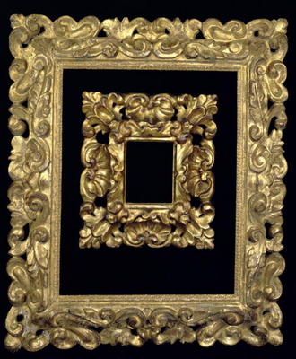 Two carved and gilded frames decorated with 'S'-scrolls and acanthus leaves, Florentine, 17th centur von 