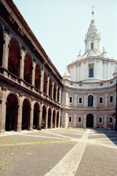 View of the facade and the court designed by Francesco Borromini  von 