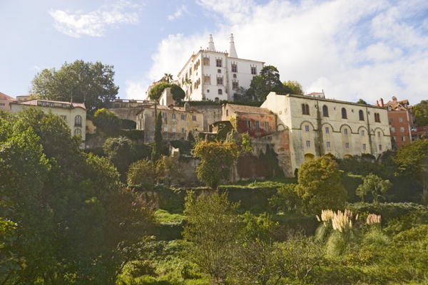 View of the hillside towards the National Palace (photo)  von 