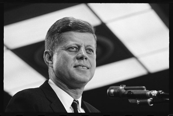 John F. Kennedy gives a speech von Orlando Suero