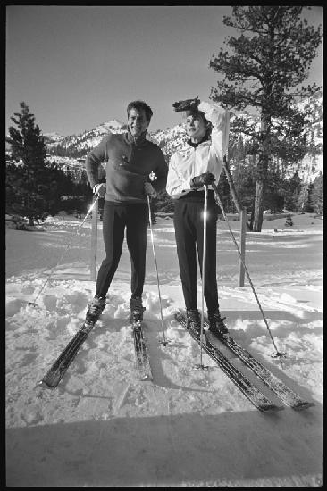 Janet Leigh and Tony Curtis on skis at the Winter Olympics, Squaw Valley, California 1960