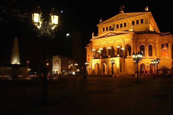Alte Oper und Opernplatz bei Nacht von 