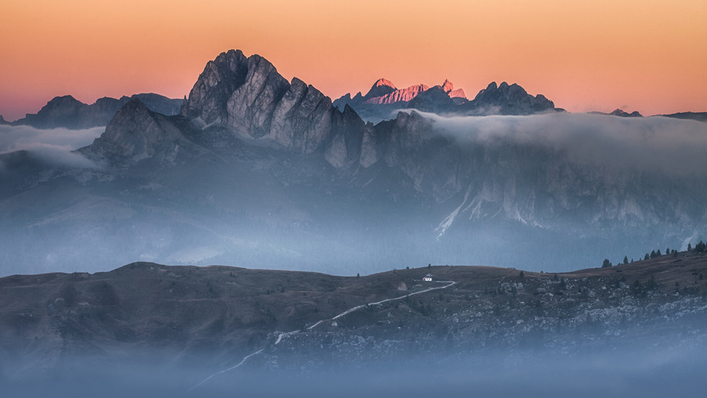 Dolomiten rosige Morgendämmerung von Peter Svoboda MQEP