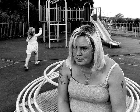 Mutter und Tochter im Park