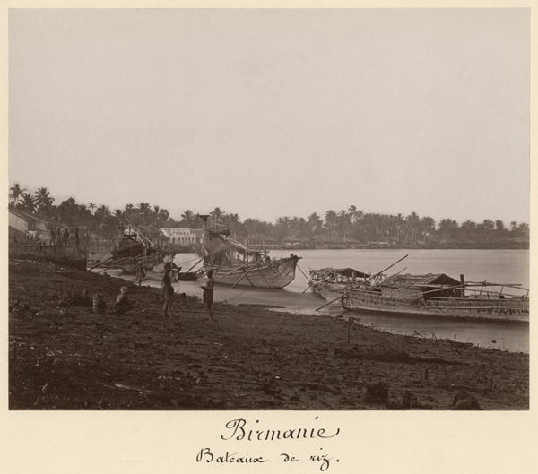 Boats carrying rice on the River Thanlwin, Mupun district, Moulmein, Burma, late 19th century (album von Philip Adolphe Klier
