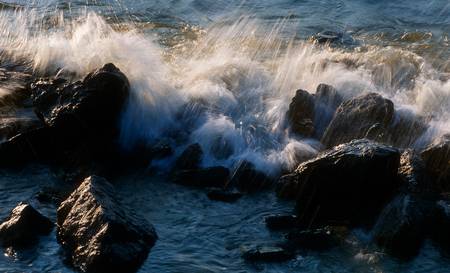 Brandung im Meer an Felsen 2009