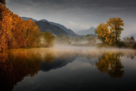 Herbst am Fluss Adda