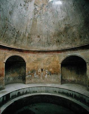 View of the interior of the frigidarium at the Thermae of the Forum (photo) von Roman 1st century AD