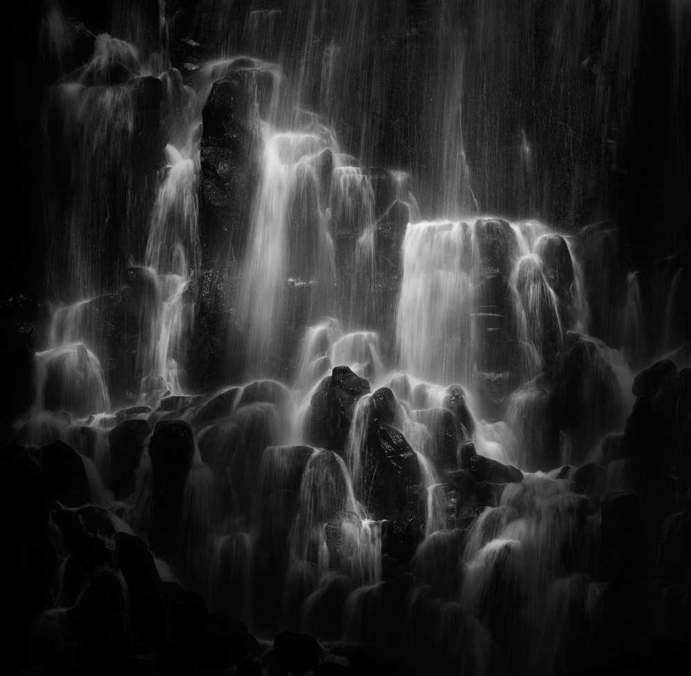 The veiled beings --- Ramona Falls von Shenshen Dou