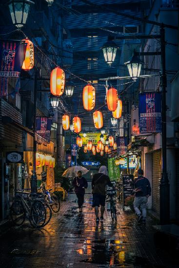 Nachtstraße in Tokio