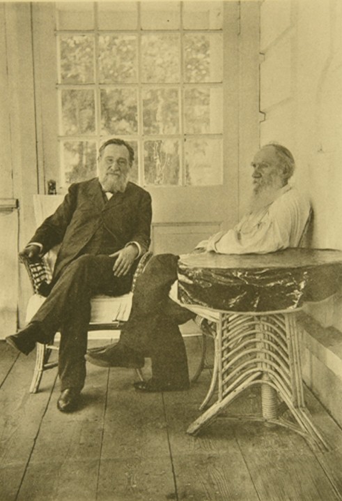 Lew Tolstoi mit dem Bakteriologen Ilja Metschnikow (1845-1916) von Sophia Andreevna Tolstaya