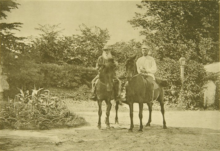 Lew Tolstoi mit dem Sohn Michail beim Reiten in Jasnaja Poljana von Sophia Andreevna Tolstaya