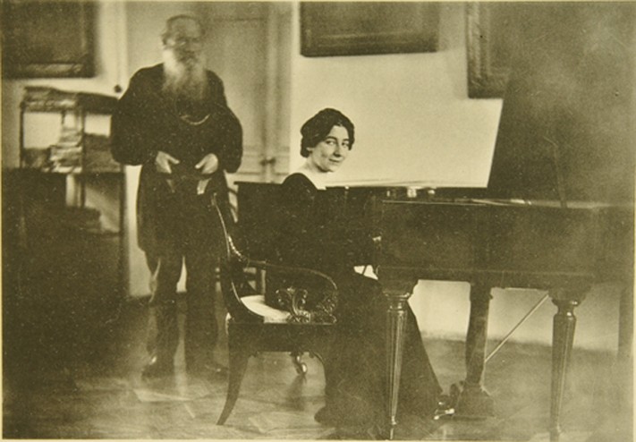 Lew Tolstoi mit der Pianistin Wanda Landowska (1879-1959) von Sophia Andreevna Tolstaya