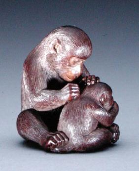 Netsuke depicting a mother monkey and her son c.1880-190