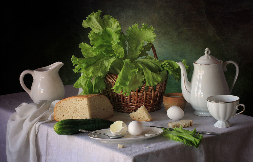 Stillleben mit Salat von Tatyana Skorokhod