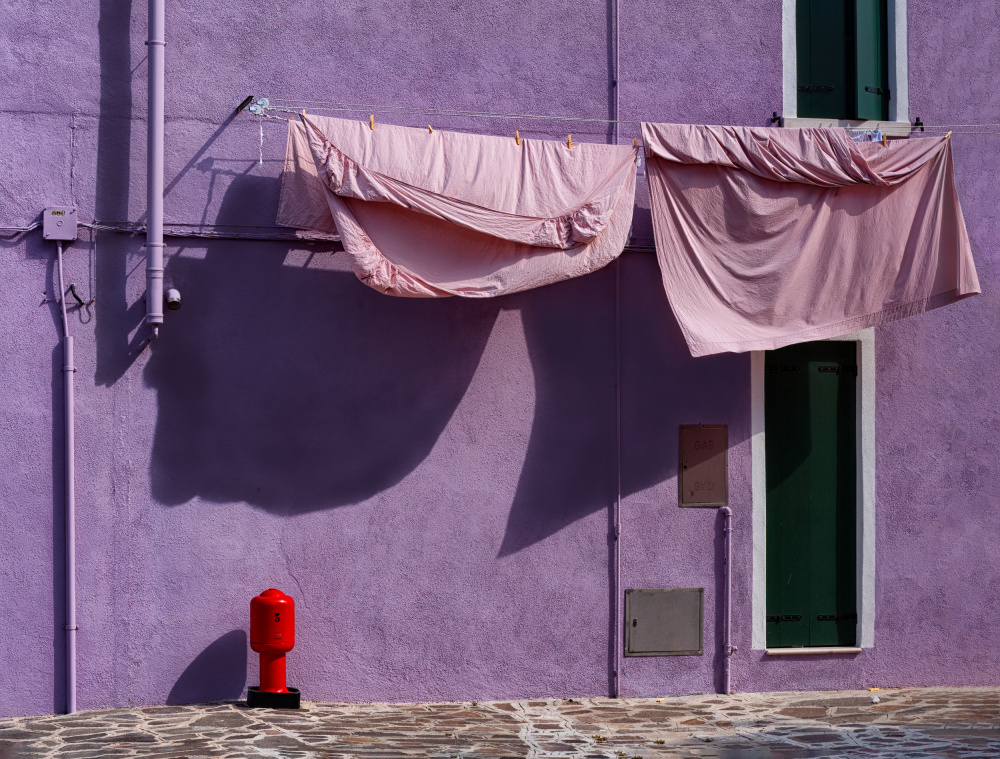 Roter Hydrant von Tommaso Pessotto