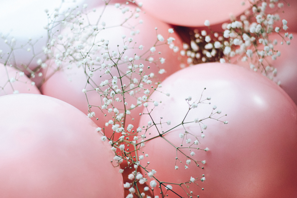 Blüten und Luftballons - Fokus von uplusmestudio