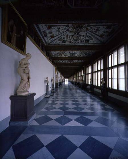 View of the first corridor, designed von Vasari  and Bernardo Buontalenti