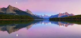 Maligne Lake