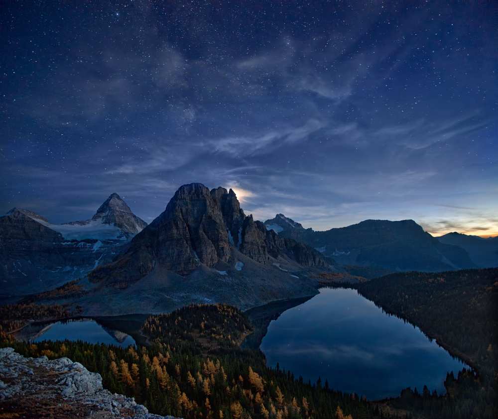 Starry Night at Mount Assiniboine von Yan Zhang