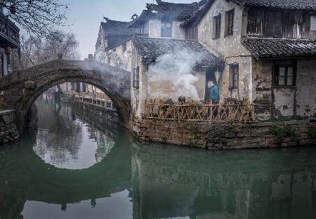 Morgenrauch in Zhouzhuang (周庄)