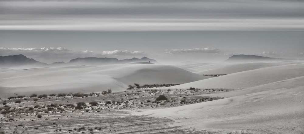 Upcoming storm (White Sands Nat. Monument) von Yvette Depaepe